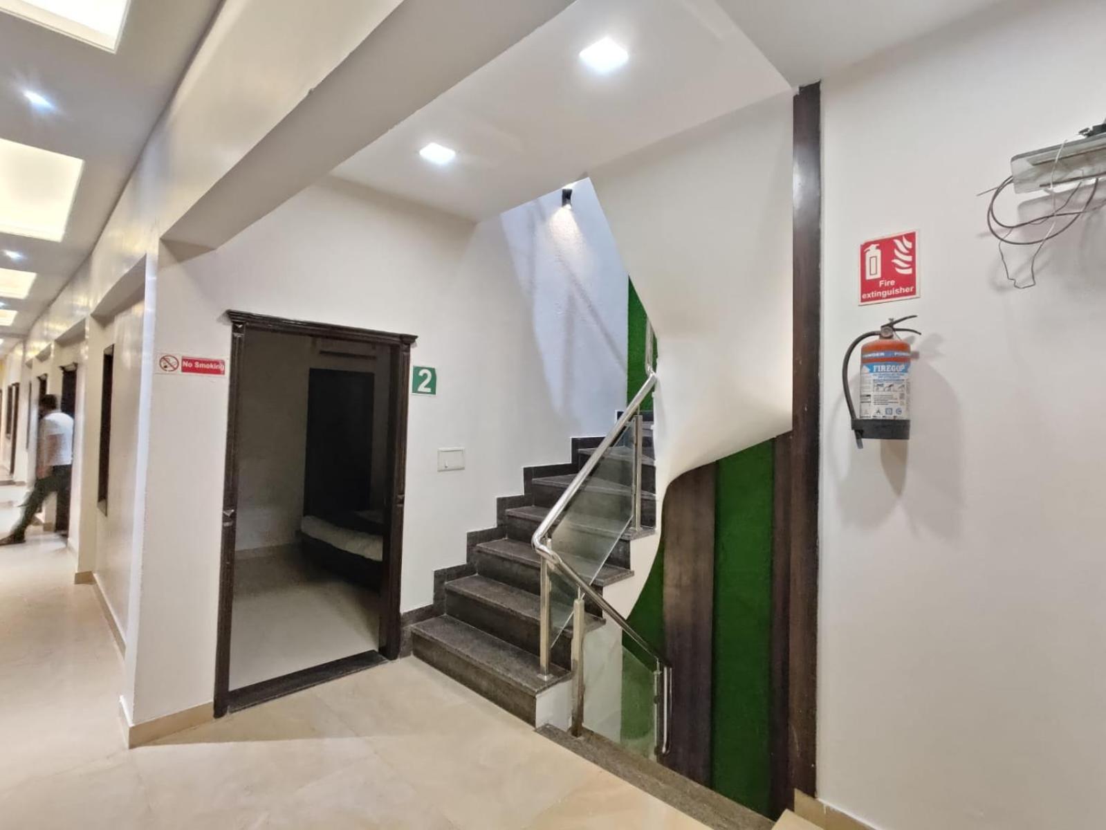 Hotel The Grandpark Амритсар Екстериор снимка